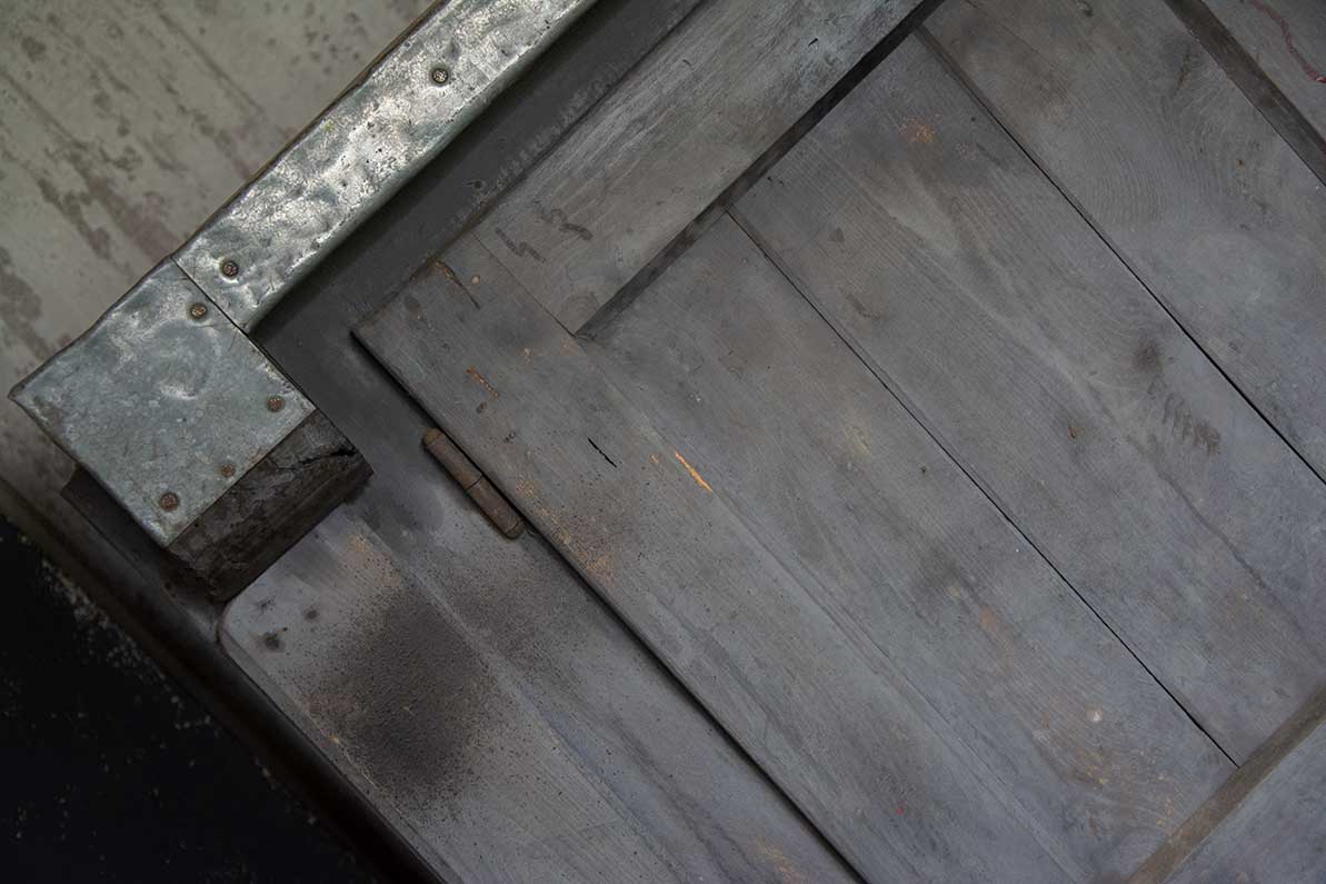 Oude houten werkbank