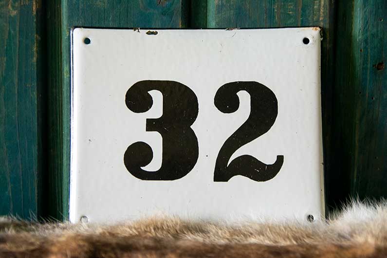 Emaillen huisnummer 32